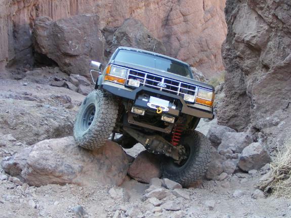 4x4Junkie 1990 Ford Bronco II rock crawling