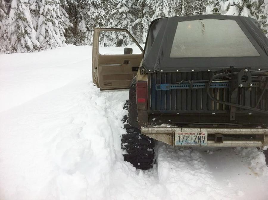 Chop Top 1989 Bronco II on 39's - Rear