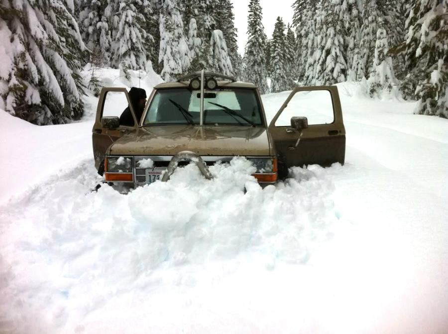 Ford Bronco II Snow Wheeling