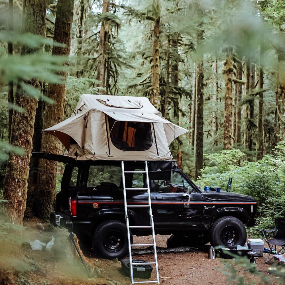 Overlanding Ford Bronco II roof top tent