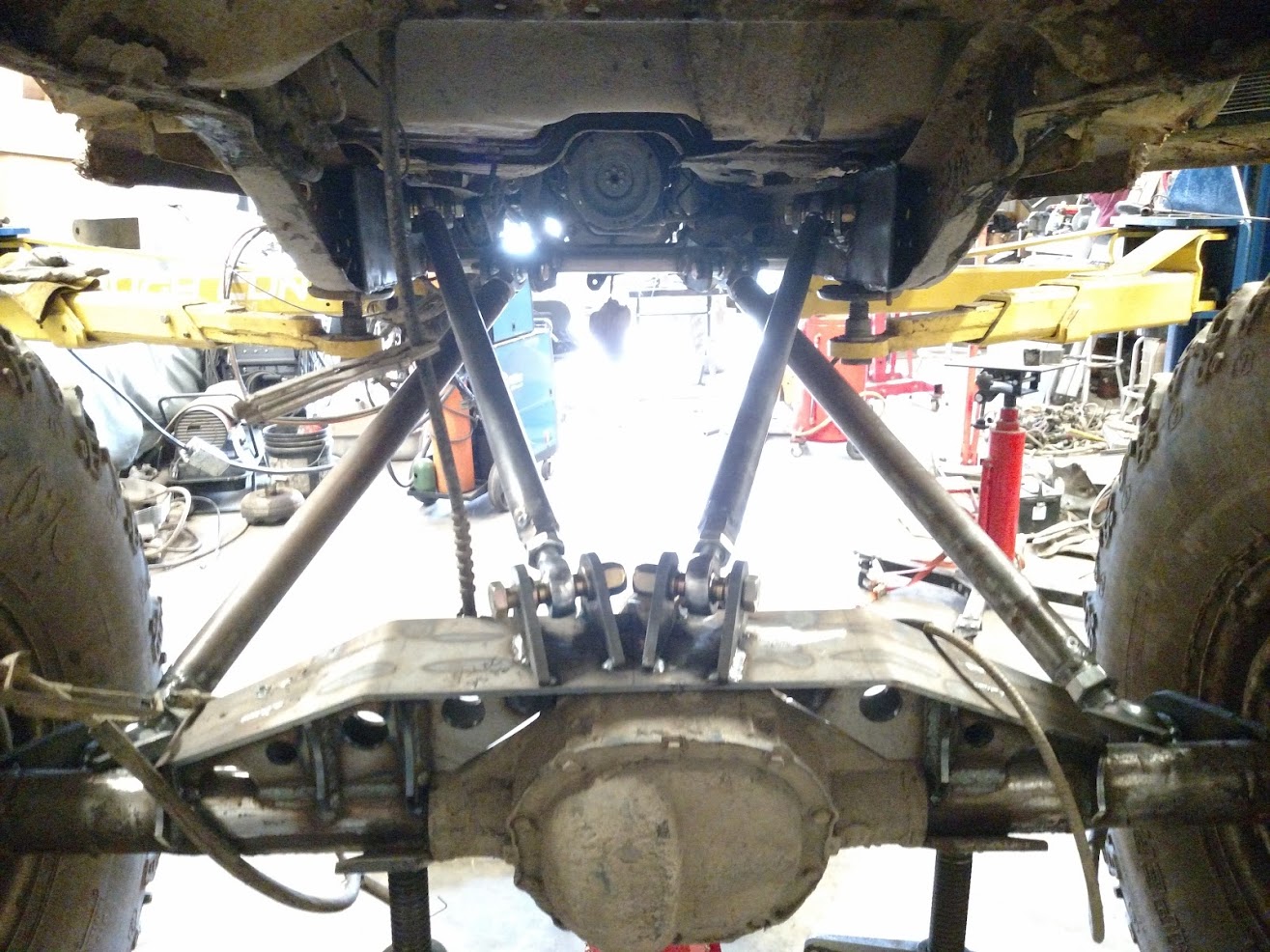 Rear suspension links