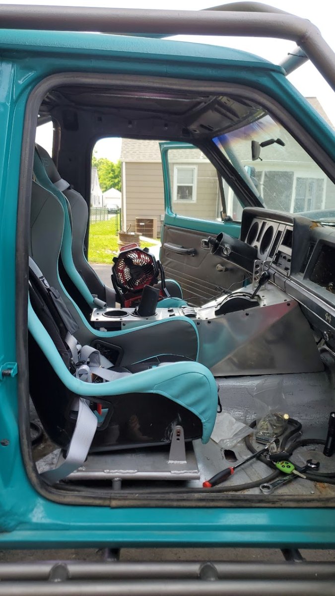 Ford Bronco II race interior