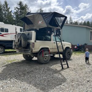 Ford Bronco II roof top tent