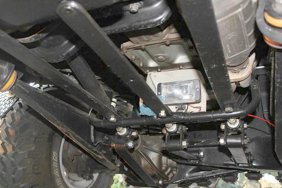 Leaf spring skid plate