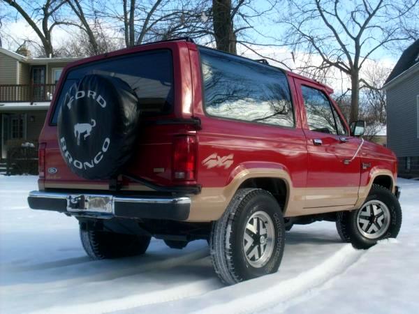 Ford Bronco II right rear