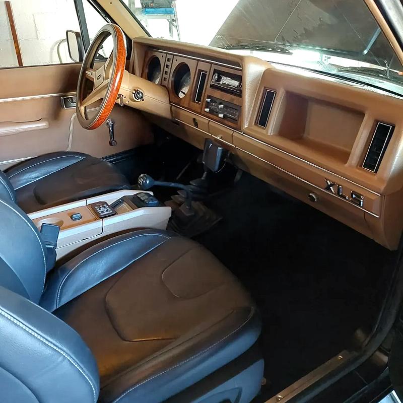 Rust-Oleum Satin Nutmeg Bronco II Interior