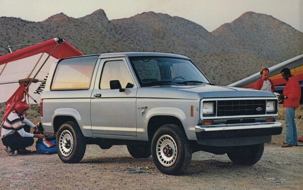 Ford Bronco II Standard / XL Trim