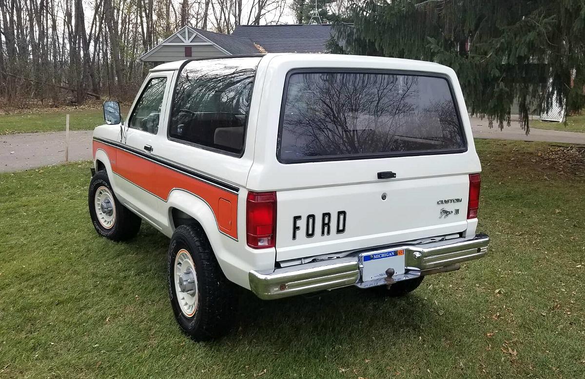 Timothy's Custom 1986 Ford Bronco II - Left Rear