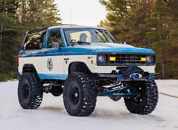 Ford Bronco II With Solid Axle Swap, 6-Inch Lift, 2-Inch Body Lift, Trimmed Fenders, 37-Inch Tires