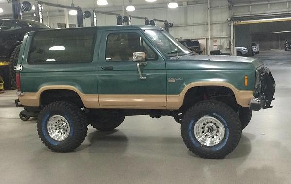 Ford Bronco II With 4-Inch Suspension Lift, 2-Inch Body Lift, and 33x12.50x15 Tires