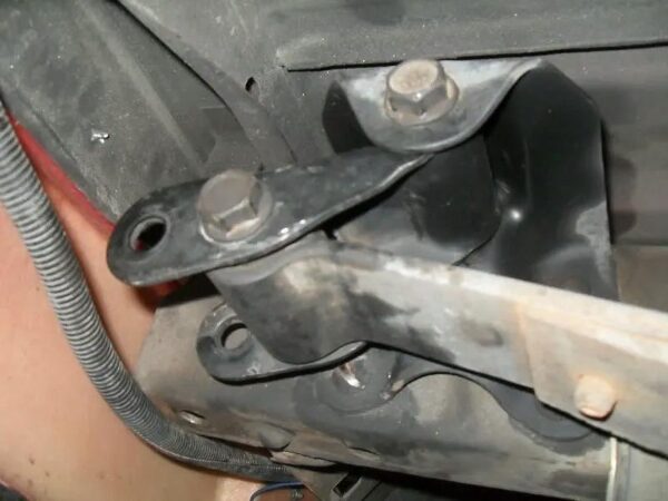 Ford Ranger shackle re-drill to lower rear suspension