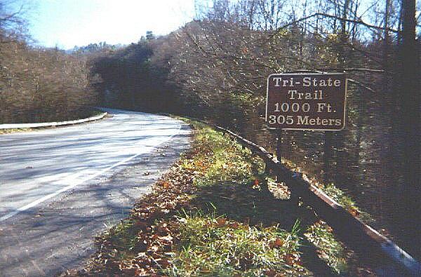 1000 feet sign
