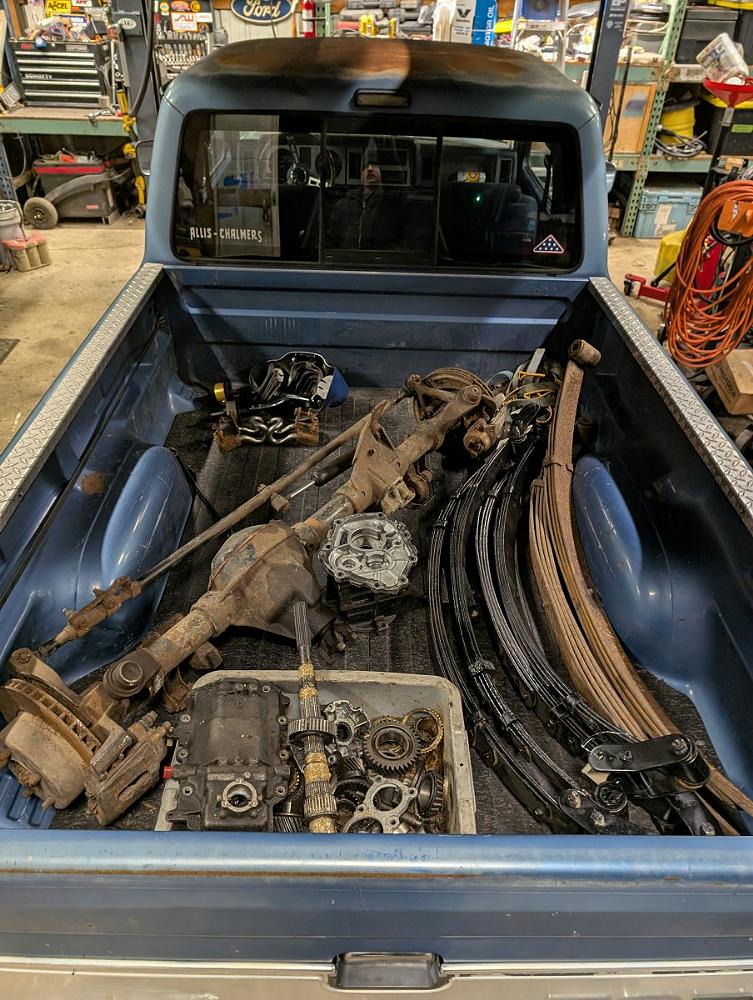 PlumCrazy's 1997 Ranger DD Beater SAS 4x4 - Truck bed full of parts