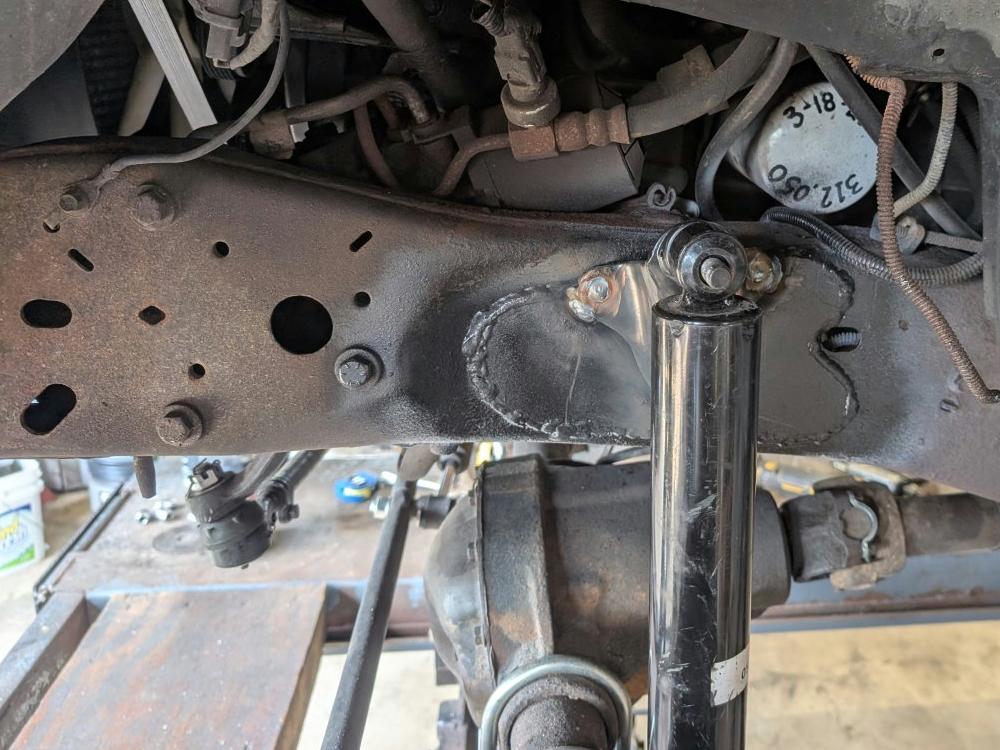 PlumCrazy 1997 Ford Ranger Dana 30 shock mount