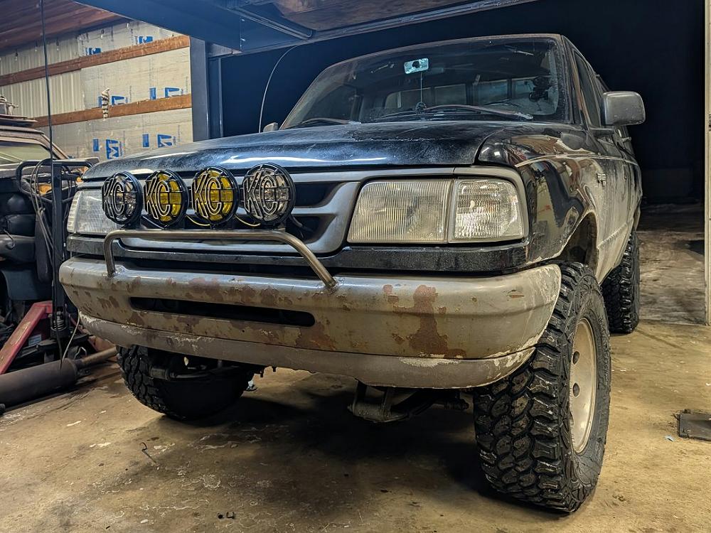 PlumCrazy 1997 Ford Ranger lightbar and offroad lights