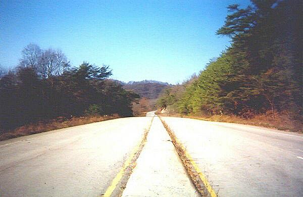 old 25E becomes 2-lane road in Cumberland Gap