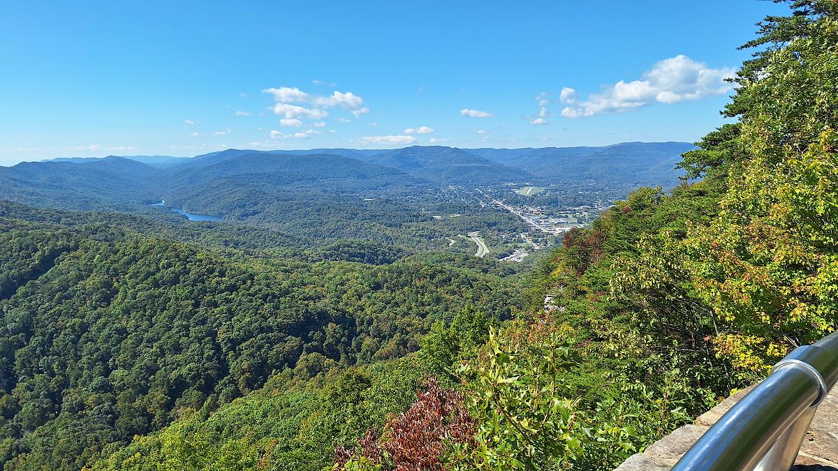 View of Middlesboro from Pinnacle Overlook